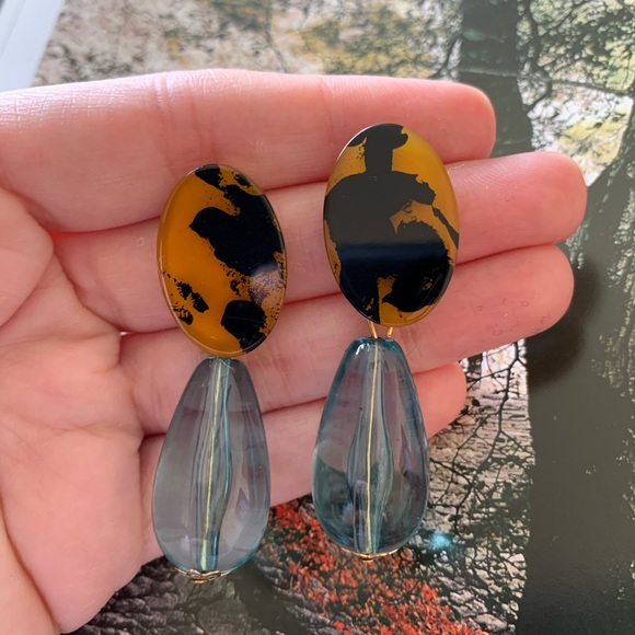 Touch of blue earrings - Picture 1 of 2